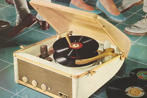 A record player with a record player

Description automatically generated with low confidence